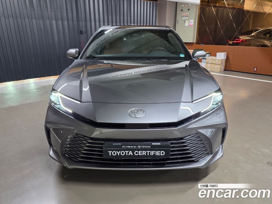 Toyota Camry 2025