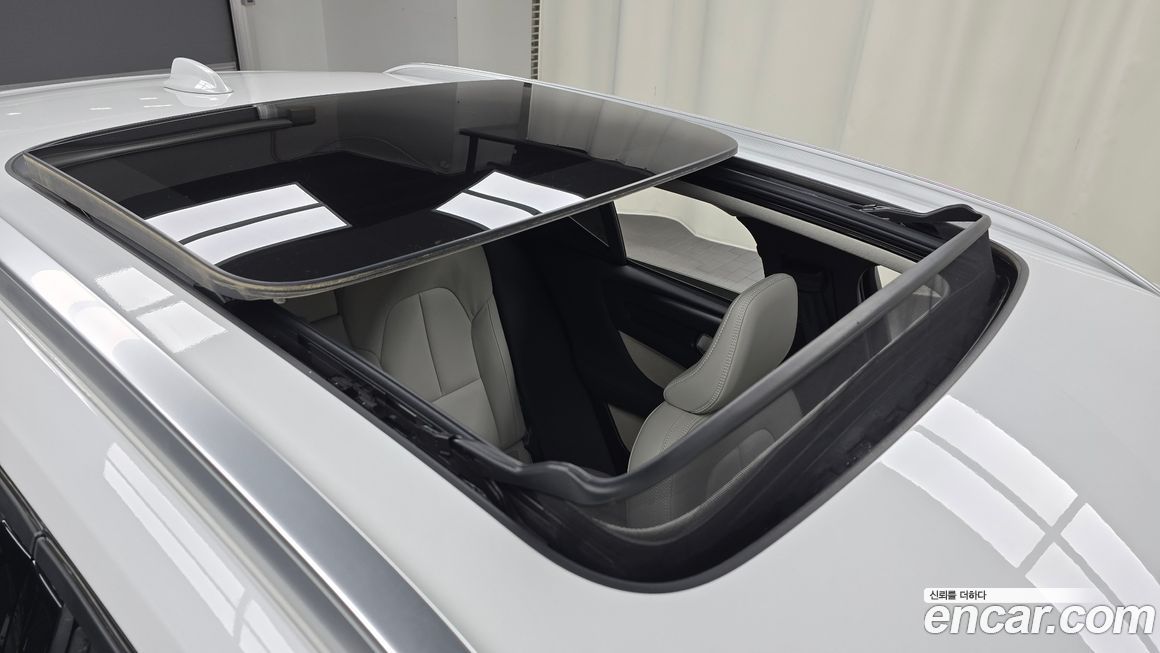 Volvo XC40 2025
