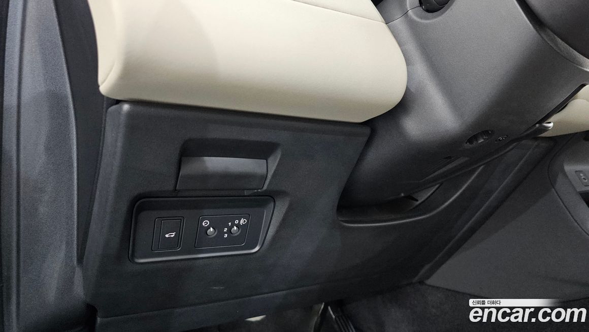Land Rover Discovery Sport 2025