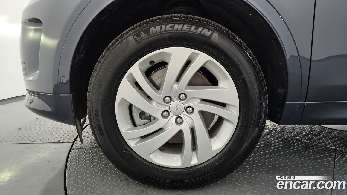 Land Rover Discovery Sport 2025