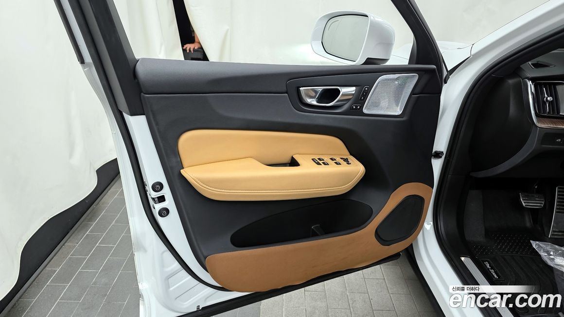 Volvo XC60 2023