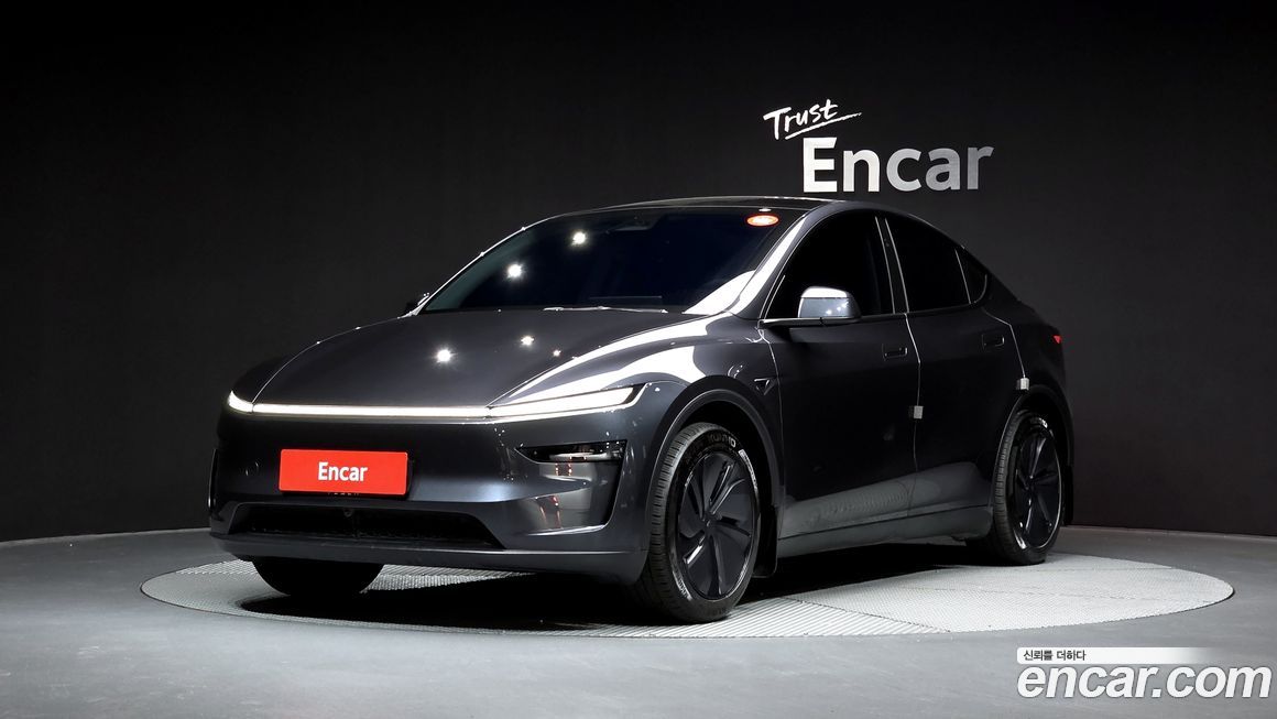 Tesla Model Y 2025