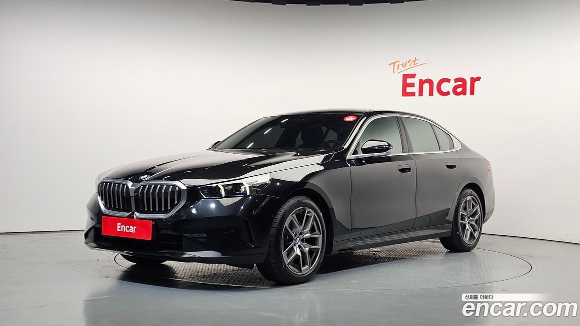 BMW 5-Series 2024