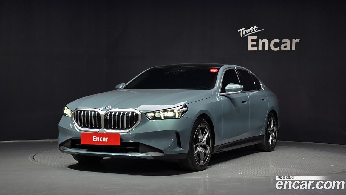 BMW 5-Series 2024