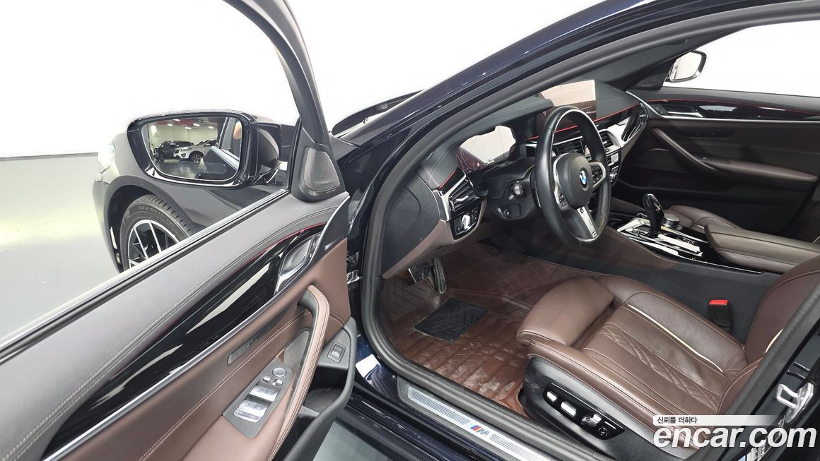 BMW 5-Series 2023