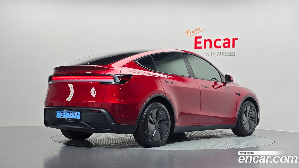 Tesla Model Y 2025