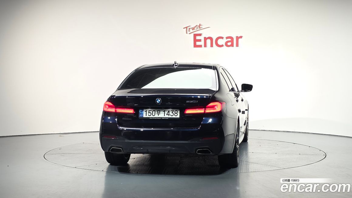 BMW 5-Series 2023