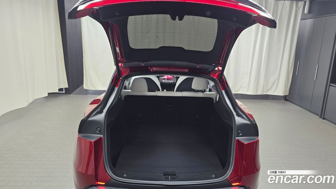 Tesla Model Y 2025