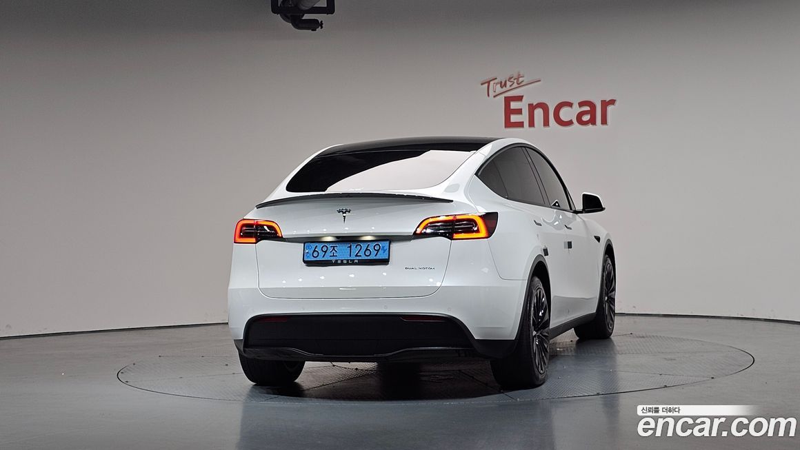 Tesla Model Y 2022