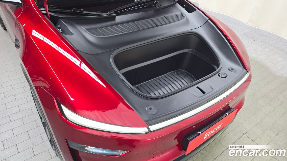 Tesla Model Y 2025