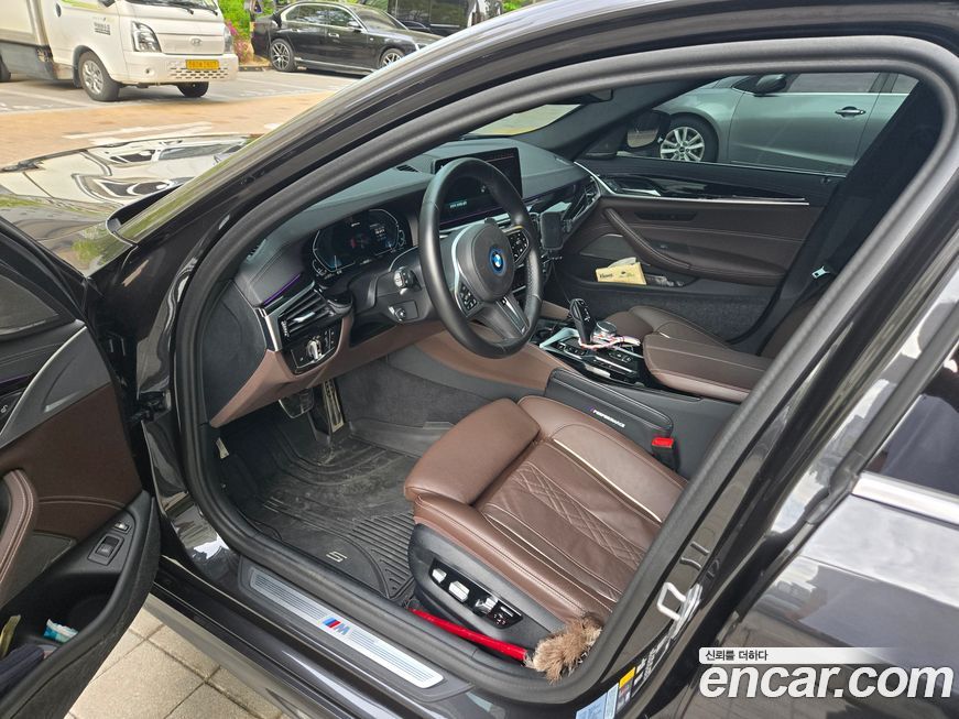 BMW 5-Series 2023