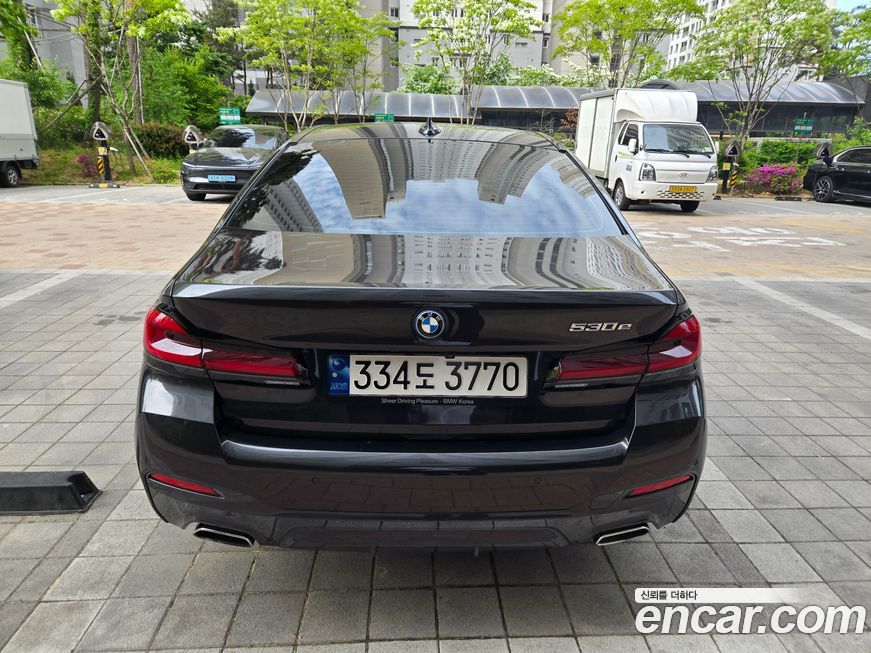 BMW 5-Series 2023