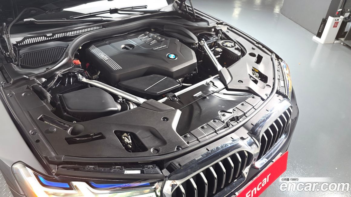 BMW 5-Series 2023