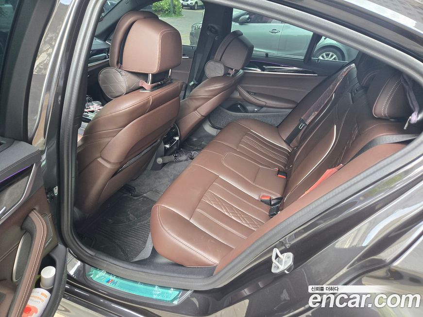 BMW 5-Series 2023