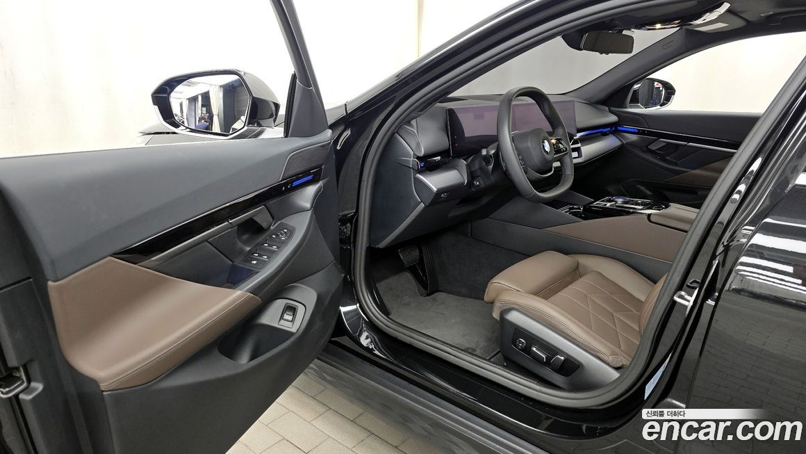BMW 5-Series 2024