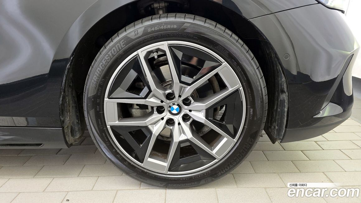 BMW 5-Series 2024