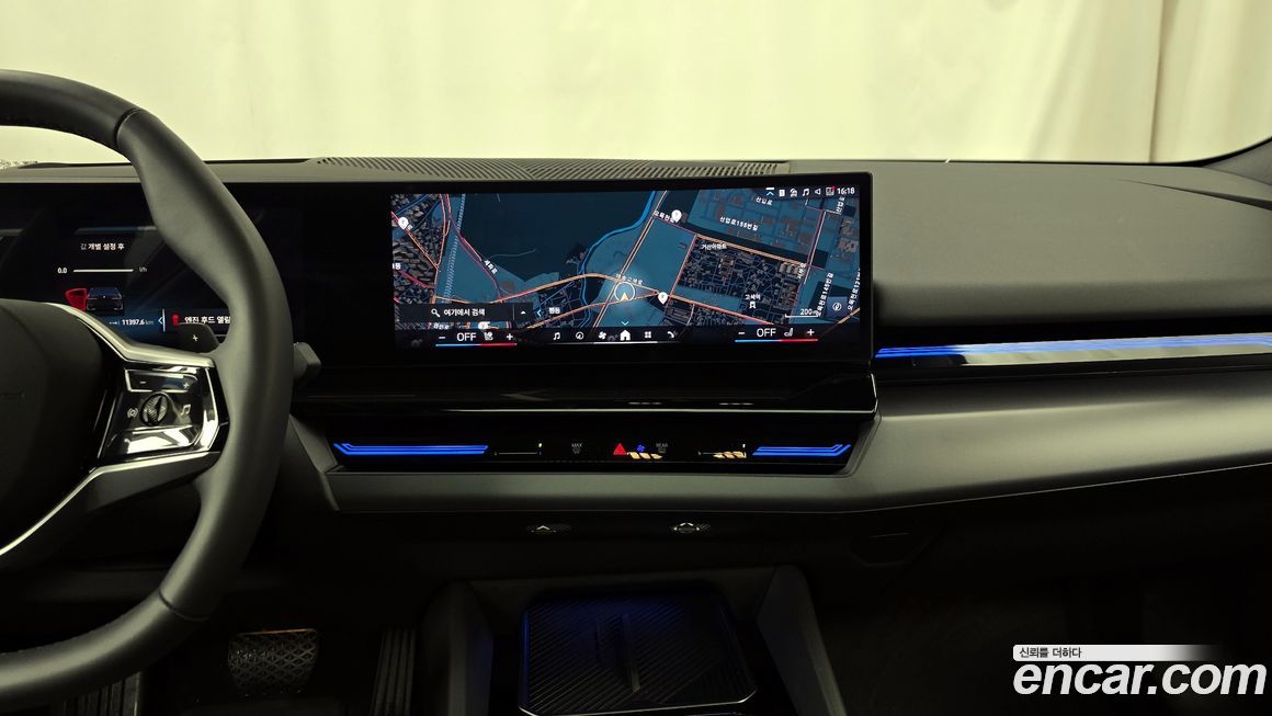 BMW 5-Series 2024