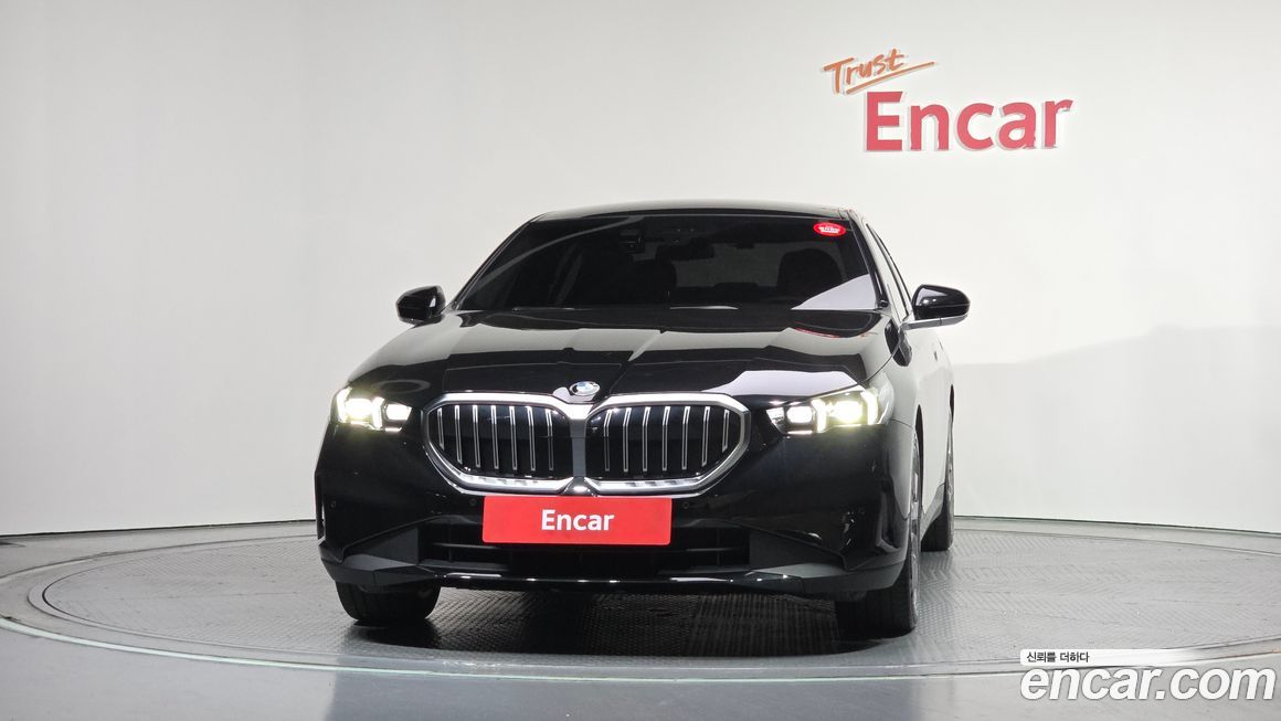 BMW 5-Series 2024