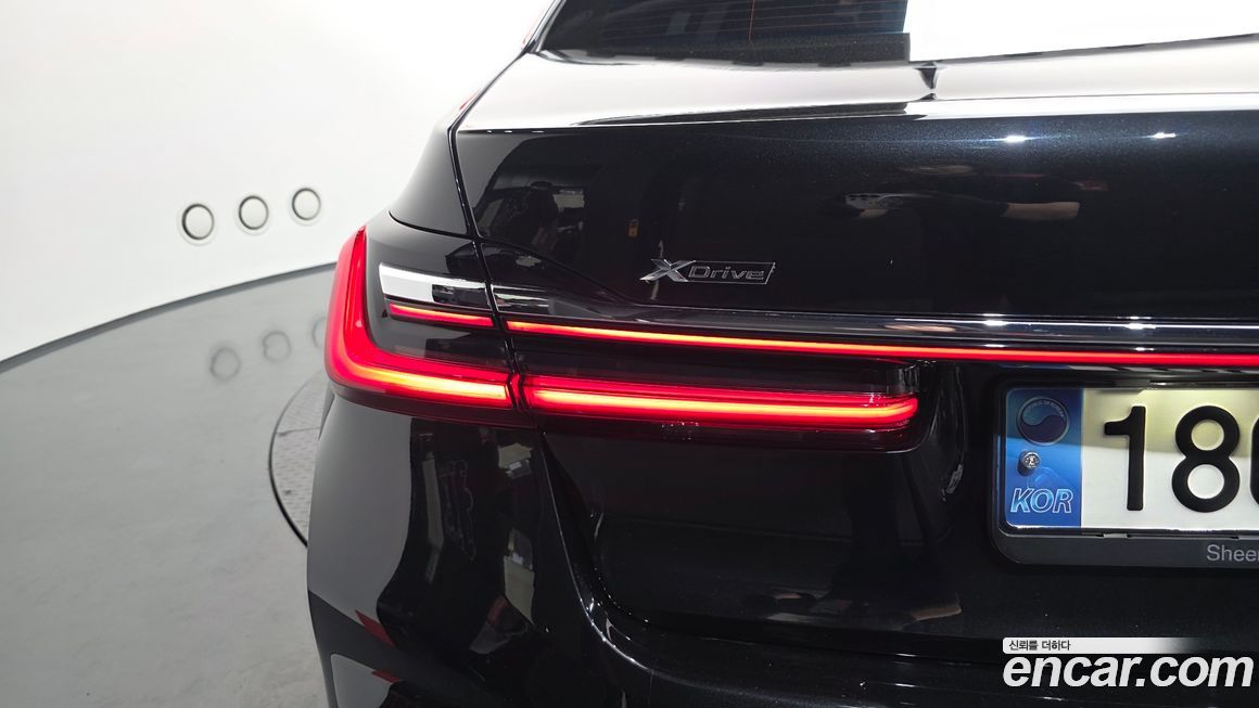 BMW 7-Series 2021