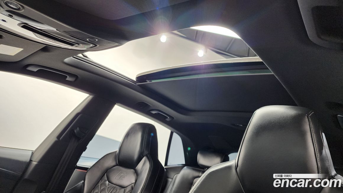 Audi Q8 2021
