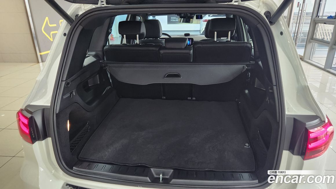 Mercedes-Benz EQB 2025
