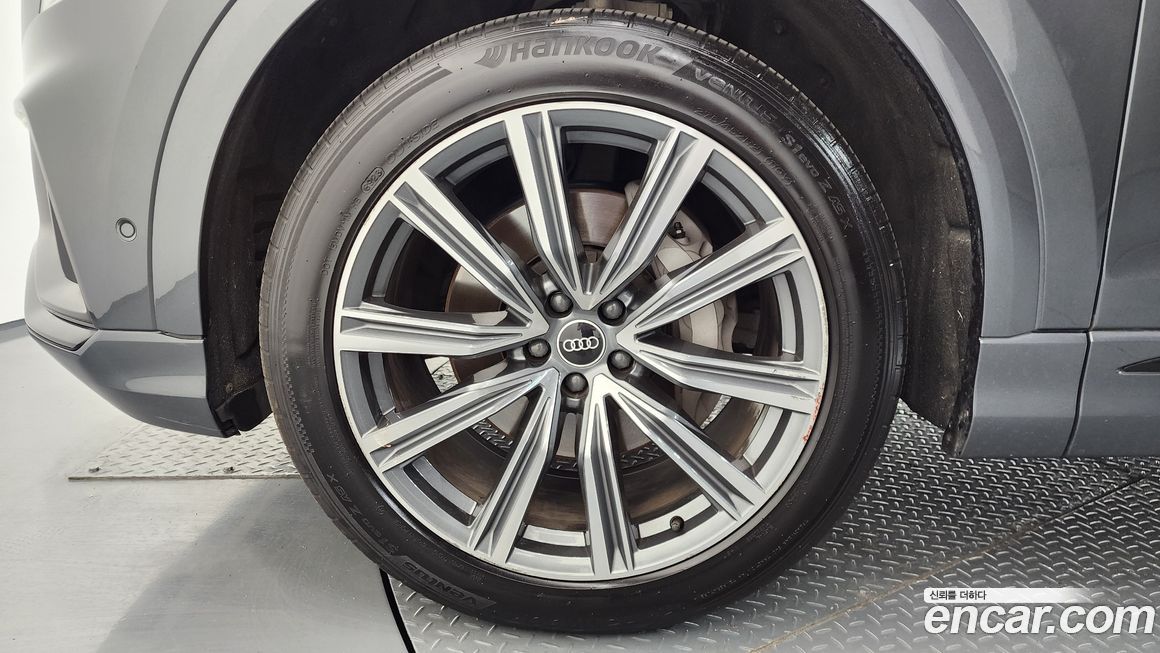 Audi Q8 2021