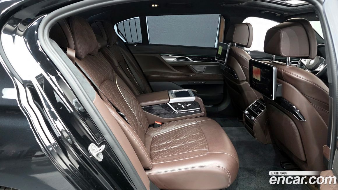 BMW 7-Series 2021