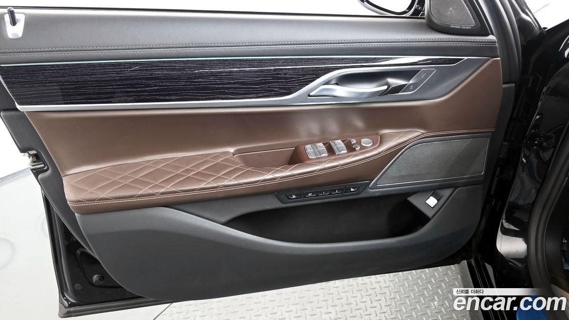 BMW 7-Series 2021