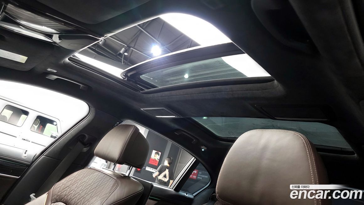 BMW 7-Series 2021