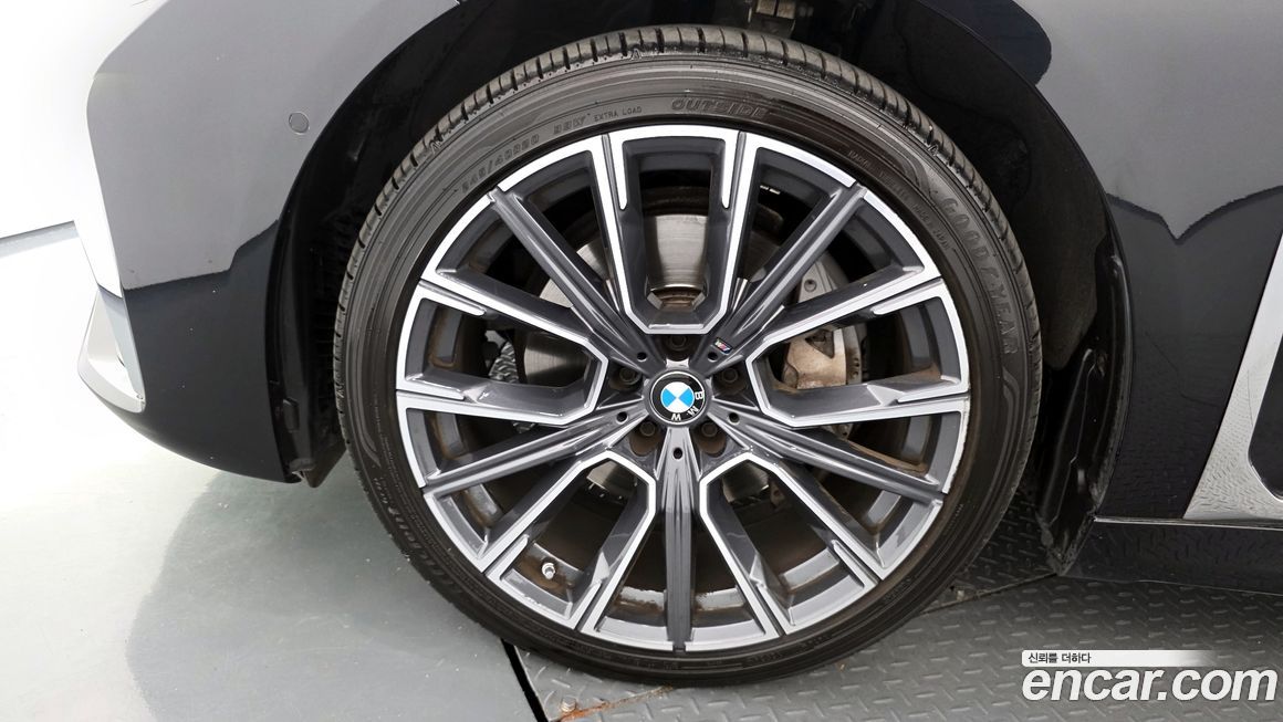 BMW 7-Series 2021