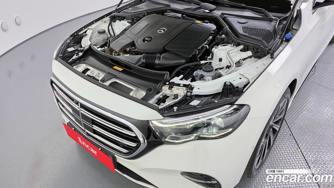 Mercedes-Benz E-Class 2024