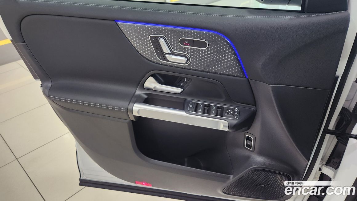Mercedes-Benz EQB 2025