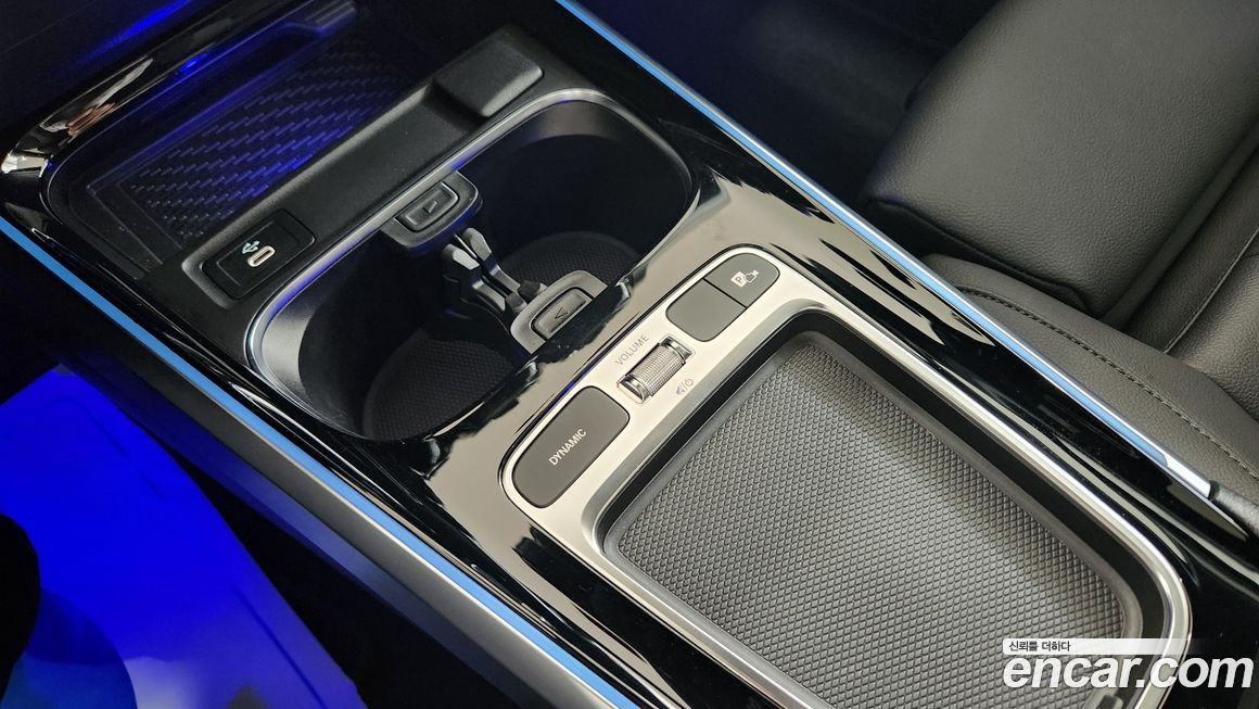 Mercedes-Benz EQB 2025