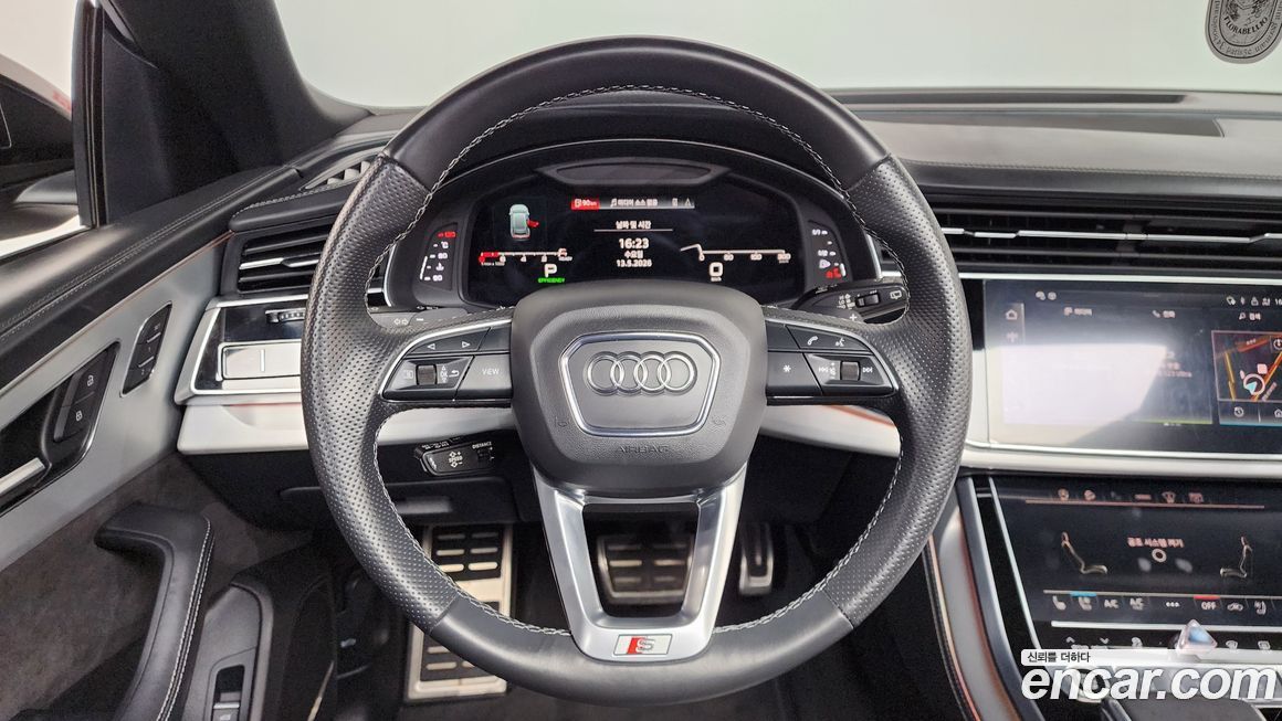 Audi Q8 2021