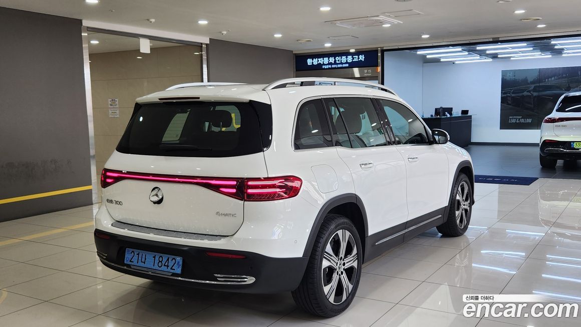 Mercedes-Benz EQB 2025