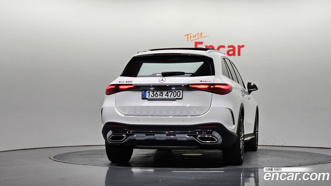 Mercedes-Benz GLC-Class 2023