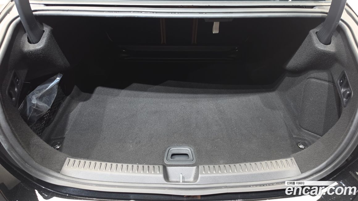 Mercedes-Benz E-Class 2024