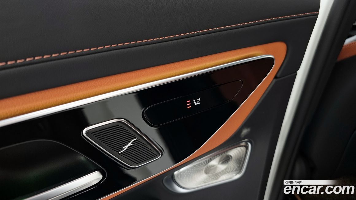 Mercedes-Benz GLC-Class 2023