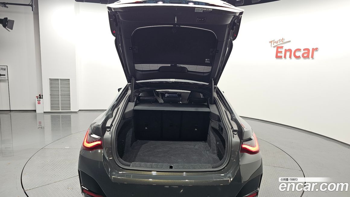BMW i4 2023