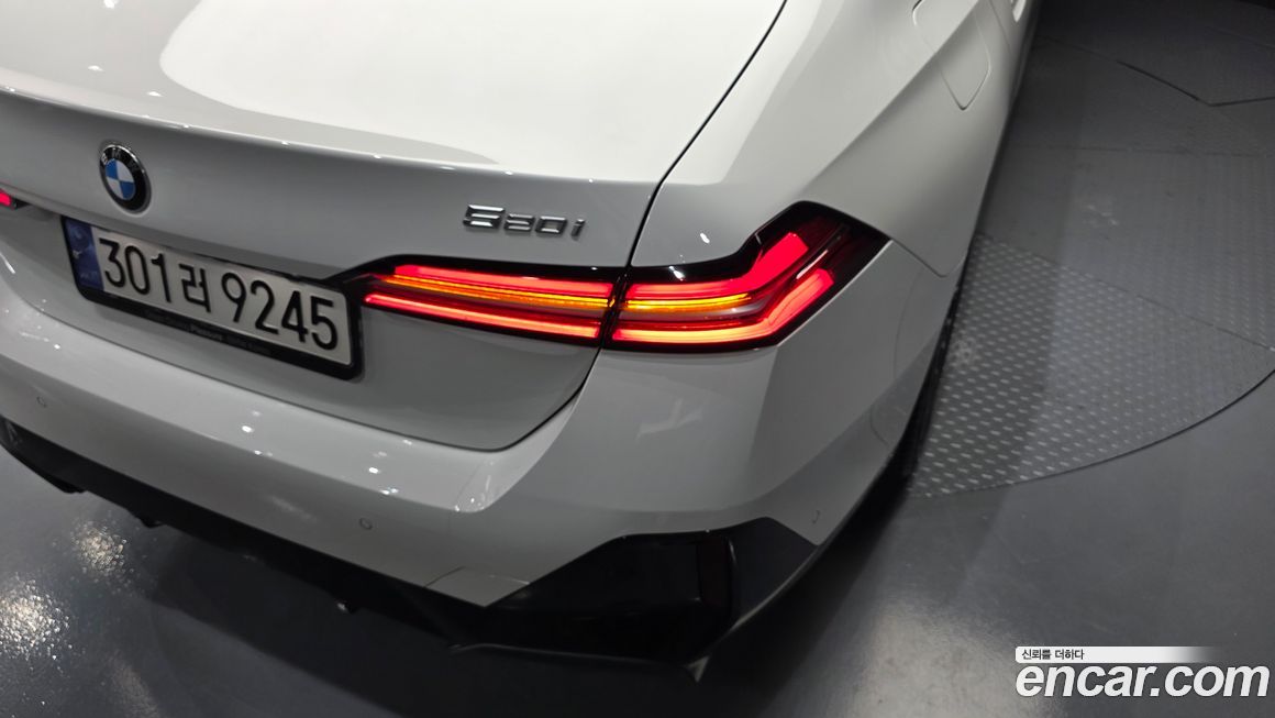 BMW 5-Series 2024