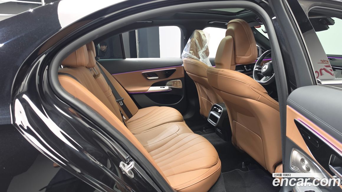 Mercedes-Benz E-Class 2024