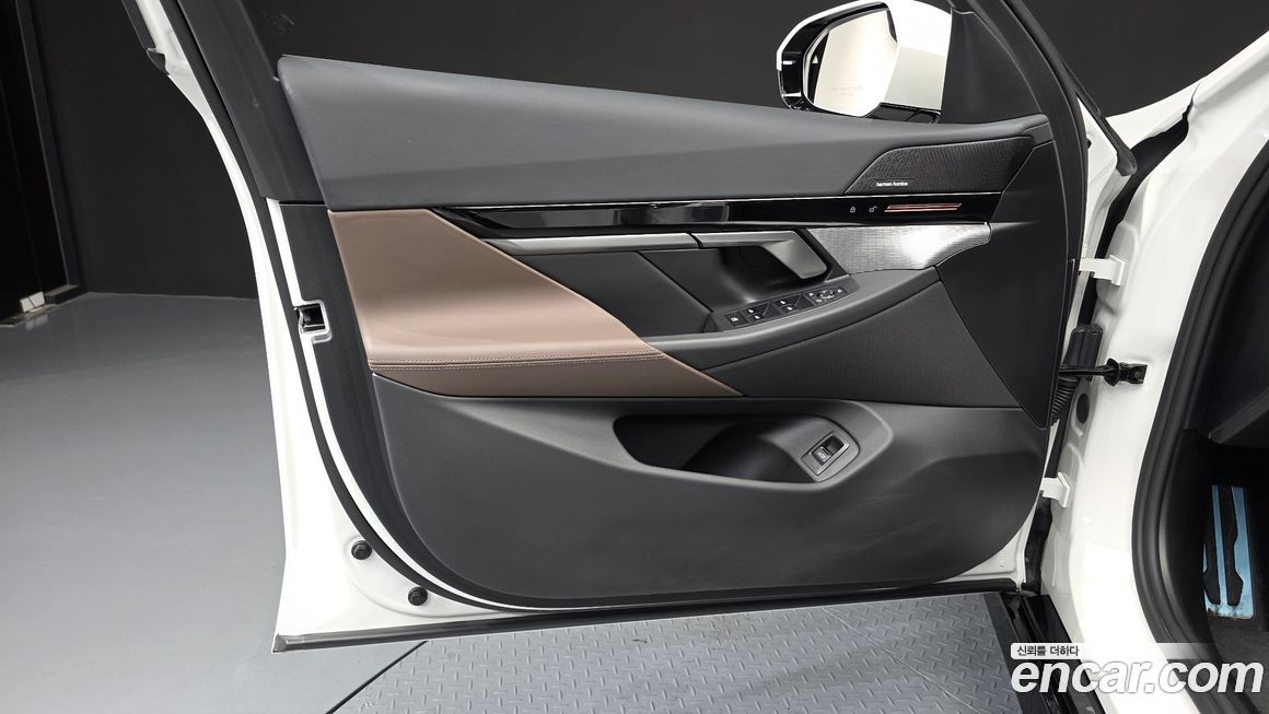 BMW 5-Series 2024