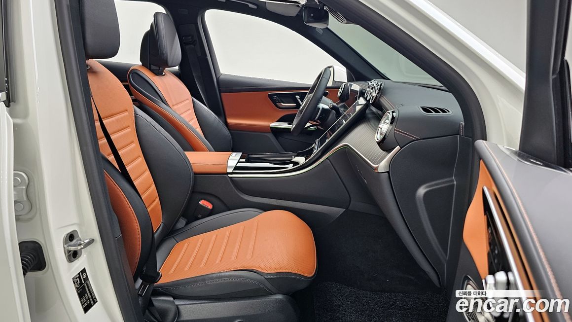 Mercedes-Benz GLC-Class 2023