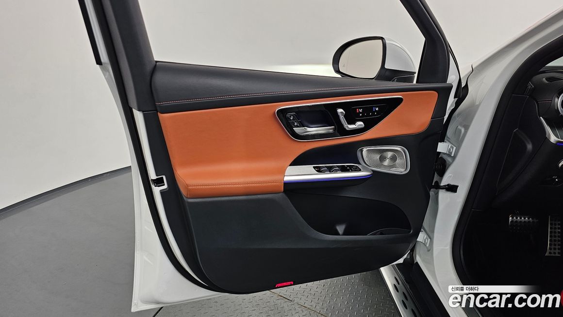Mercedes-Benz GLC-Class 2025