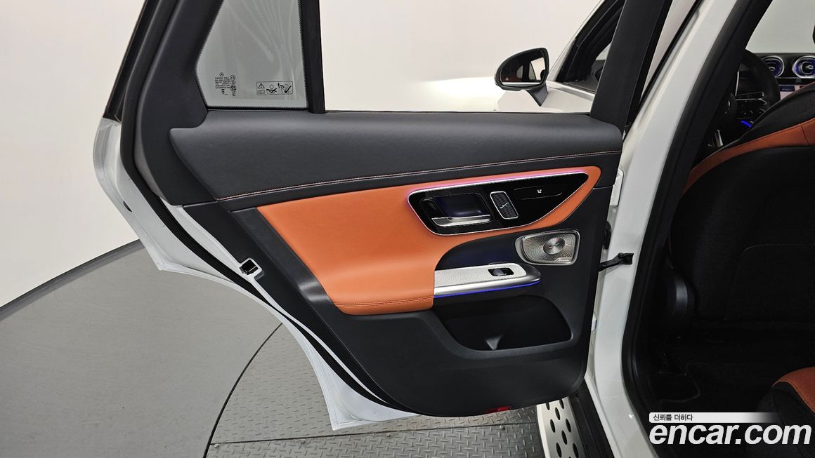 Mercedes-Benz GLC-Class 2025