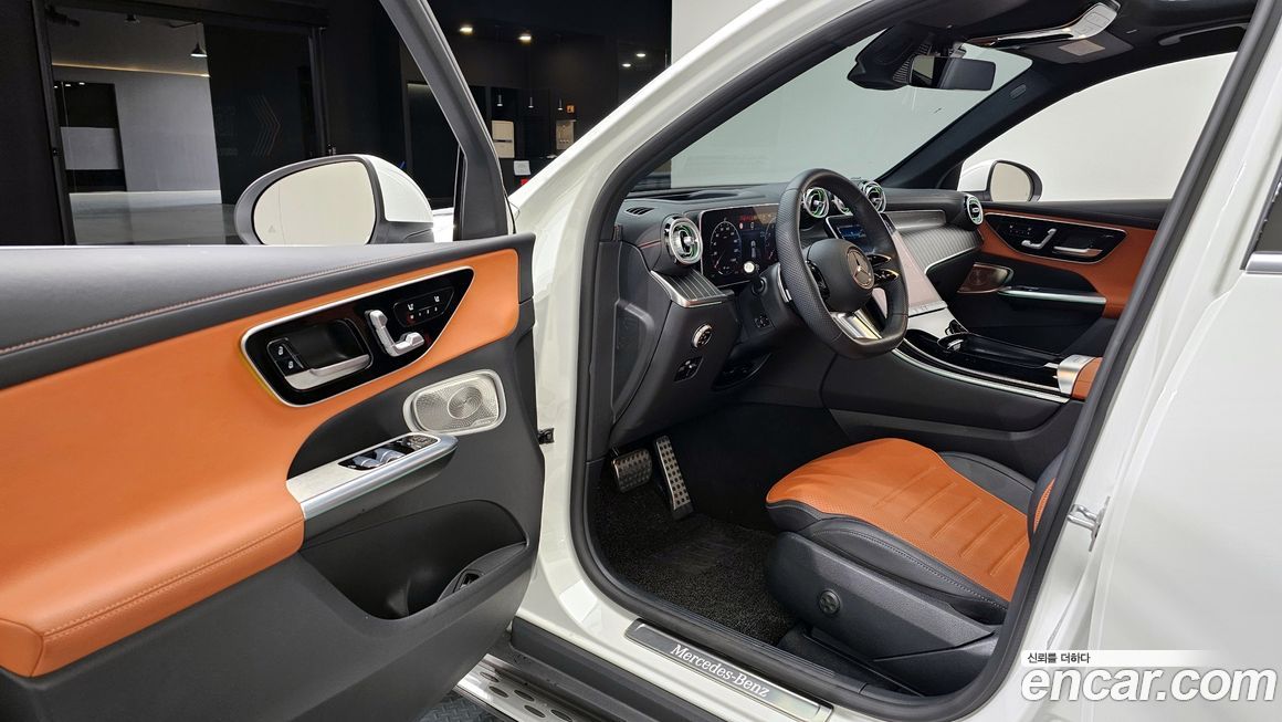Mercedes-Benz GLC-Class 2023