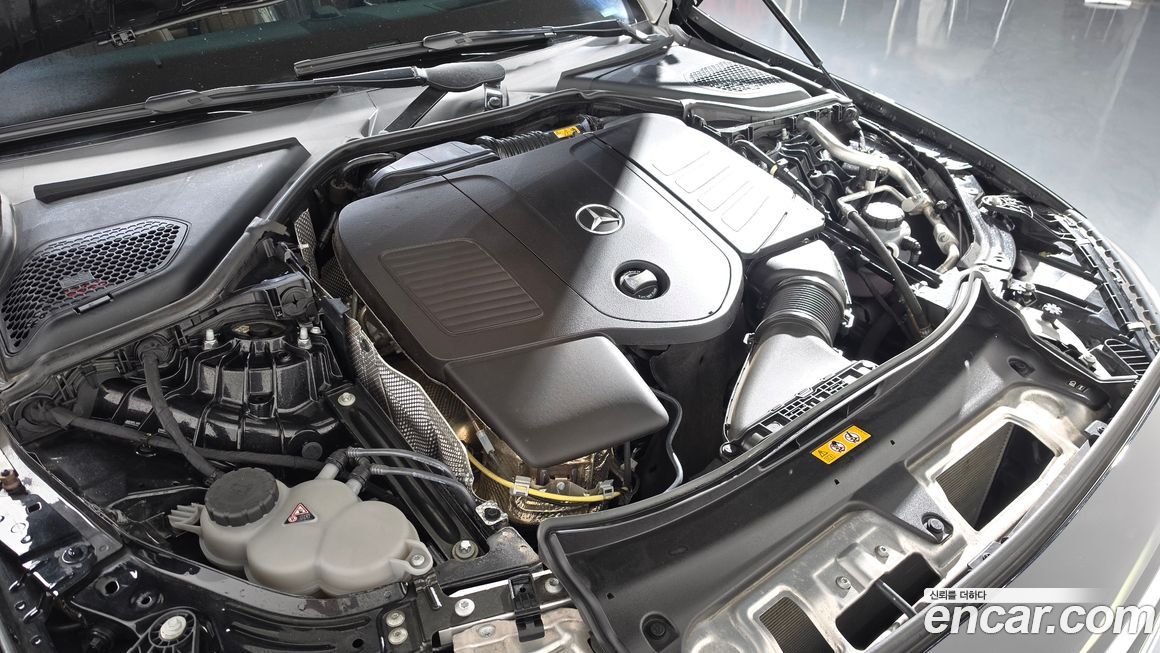 Mercedes-Benz E-Class 2024