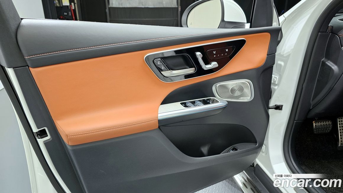 Mercedes-Benz GLC-Class 2023