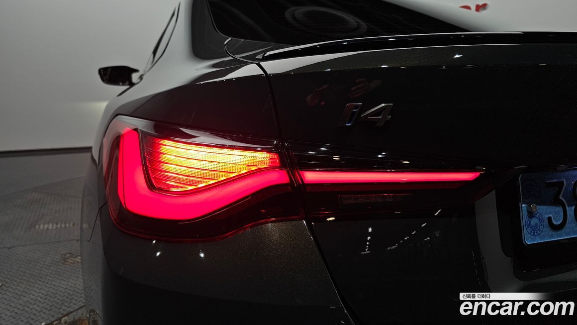 BMW i4 2023