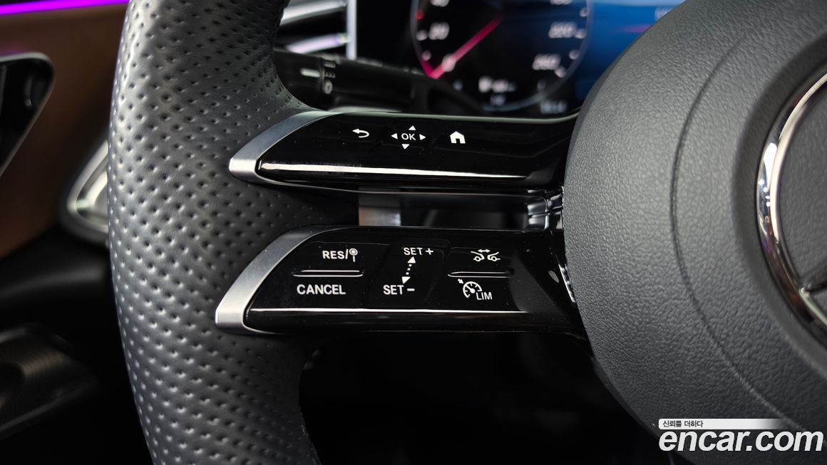 Mercedes-Benz E-Class 2024